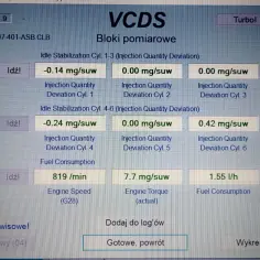 Ekran VCDS pokazuje dane o pracy silnika, w tym odchylenia wtrysku, co pomaga jak sprawdzić wtryski VCDS.
