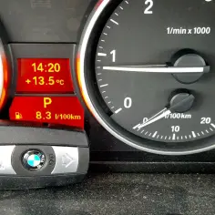 Jak otworzyć BMW E60 bez kluczyka? Bezpieczne metody i porady