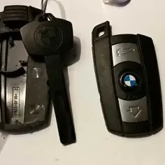 Jak wymienić baterie w kluczyku BMW E60 i uniknąć problemów z działaniem
