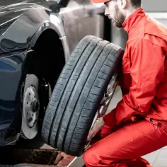 Czy latem można jeździć na zimowych oponach? Sprawdź zagrożenia i alternatywy
