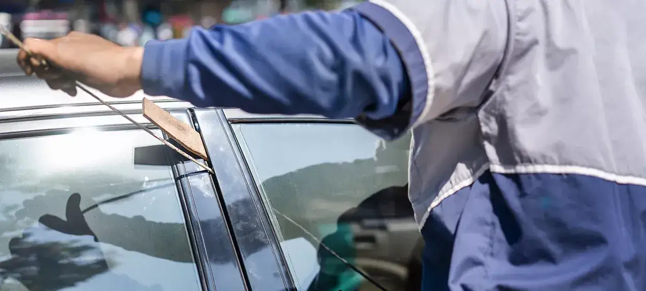 Zdjęcie Jak otworzyć Renault Scenic bez kluczyka - skuteczne metody i porady