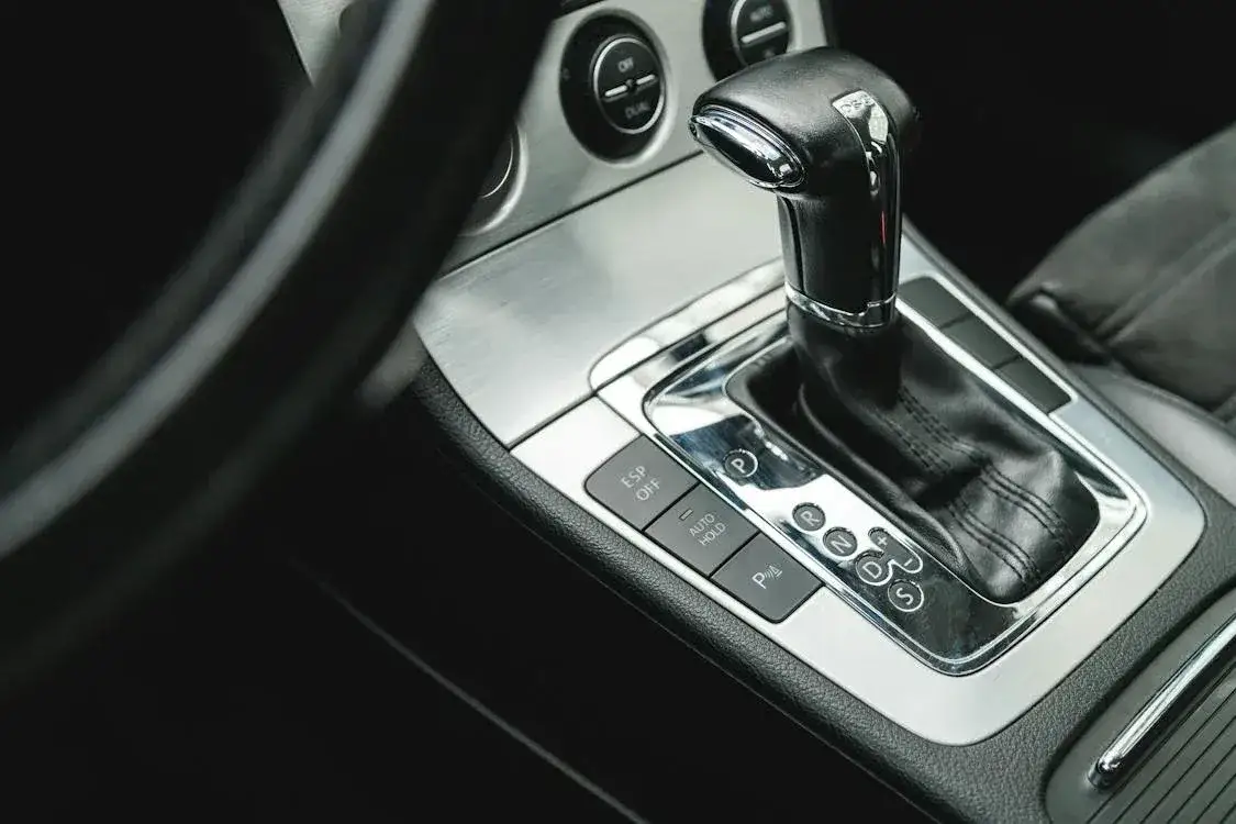 Zdjęcie Objawy zużytego sprzęgła w automacie – jak uniknąć kosztownych napraw?