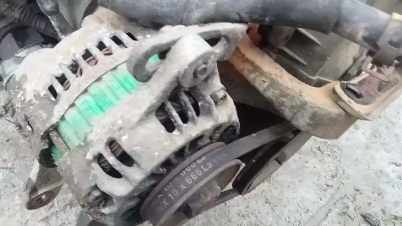 Zdjęcie Jak łatwo i bezpiecznie wymontować alternator w Daewoo Matiz – krok po kroku